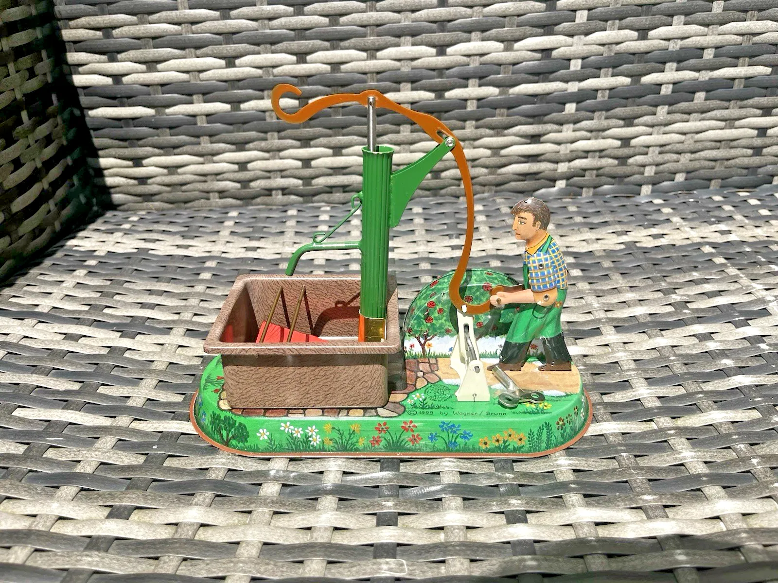 70.0 Vintage 1999 Jw Wagner Brunn Village Well Pump German Tinplate Tin Toy Key & Box photo