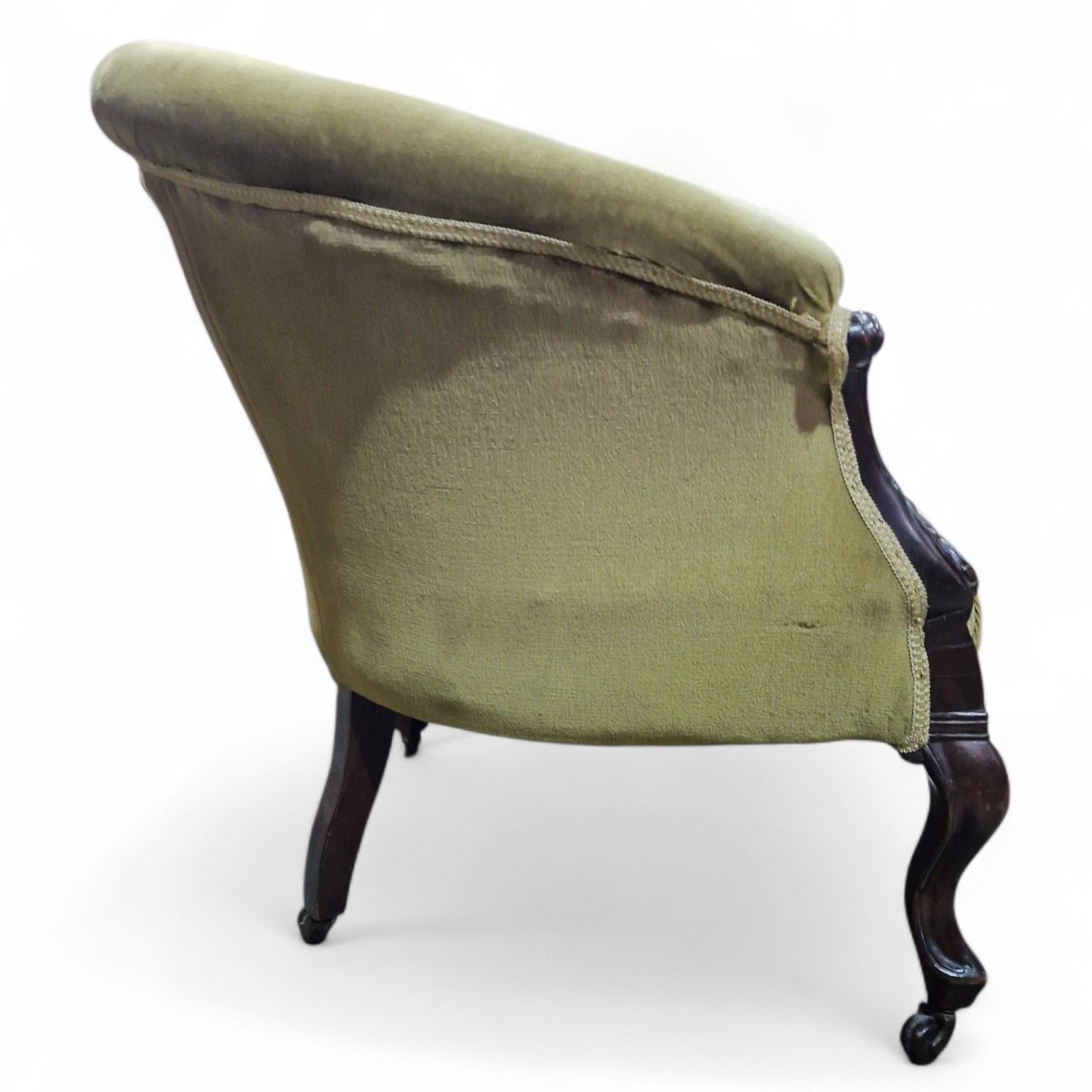 photo furniture Antique Victorian Horseshoe Tub Chair Button Back Upholstered Salon Armchair