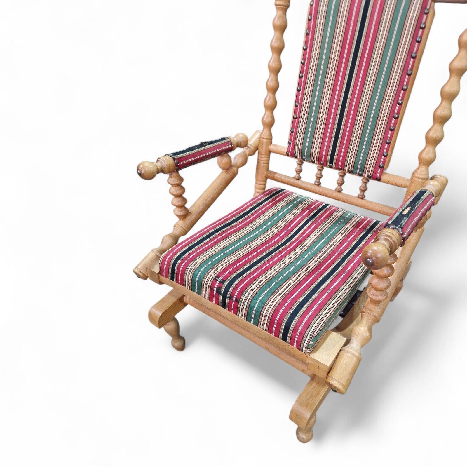 photo furniture Antique Oak Rocking Chair Bobbin Turned Spindle Back Armchair Reading Chair