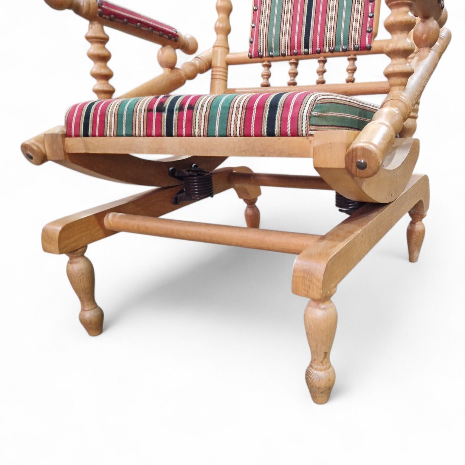 photo vinterior Antique Oak Rocking Chair Bobbin Turned Spindle Back Armchair Reading Chair