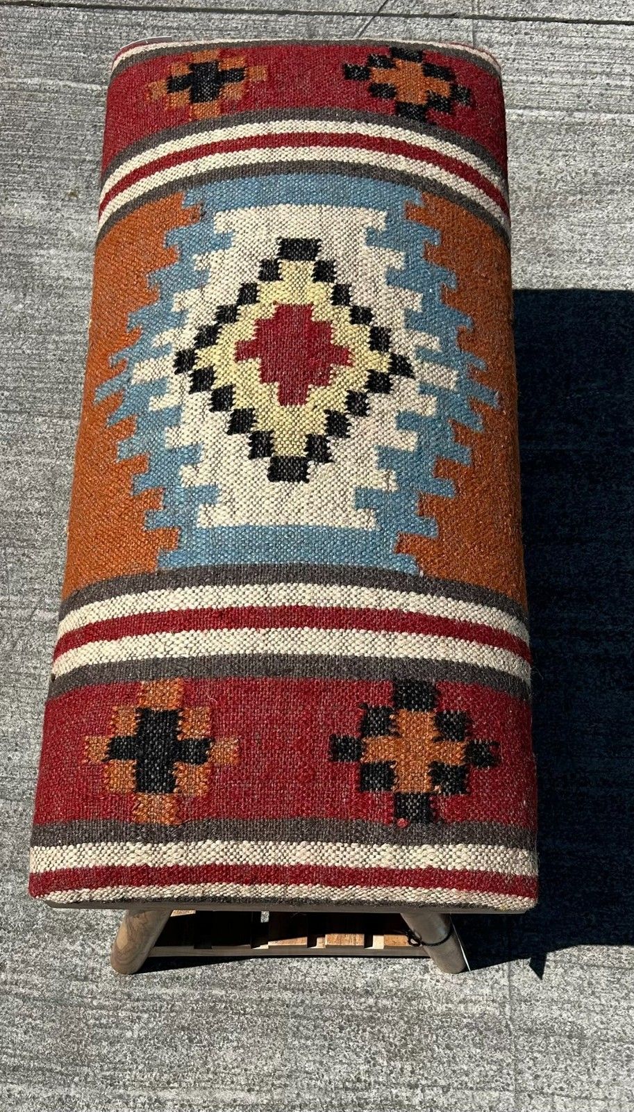 photo furniture Beautiful Contemporary Kilim Kelem Flat Weave Upholstered Bench Seat With Rack