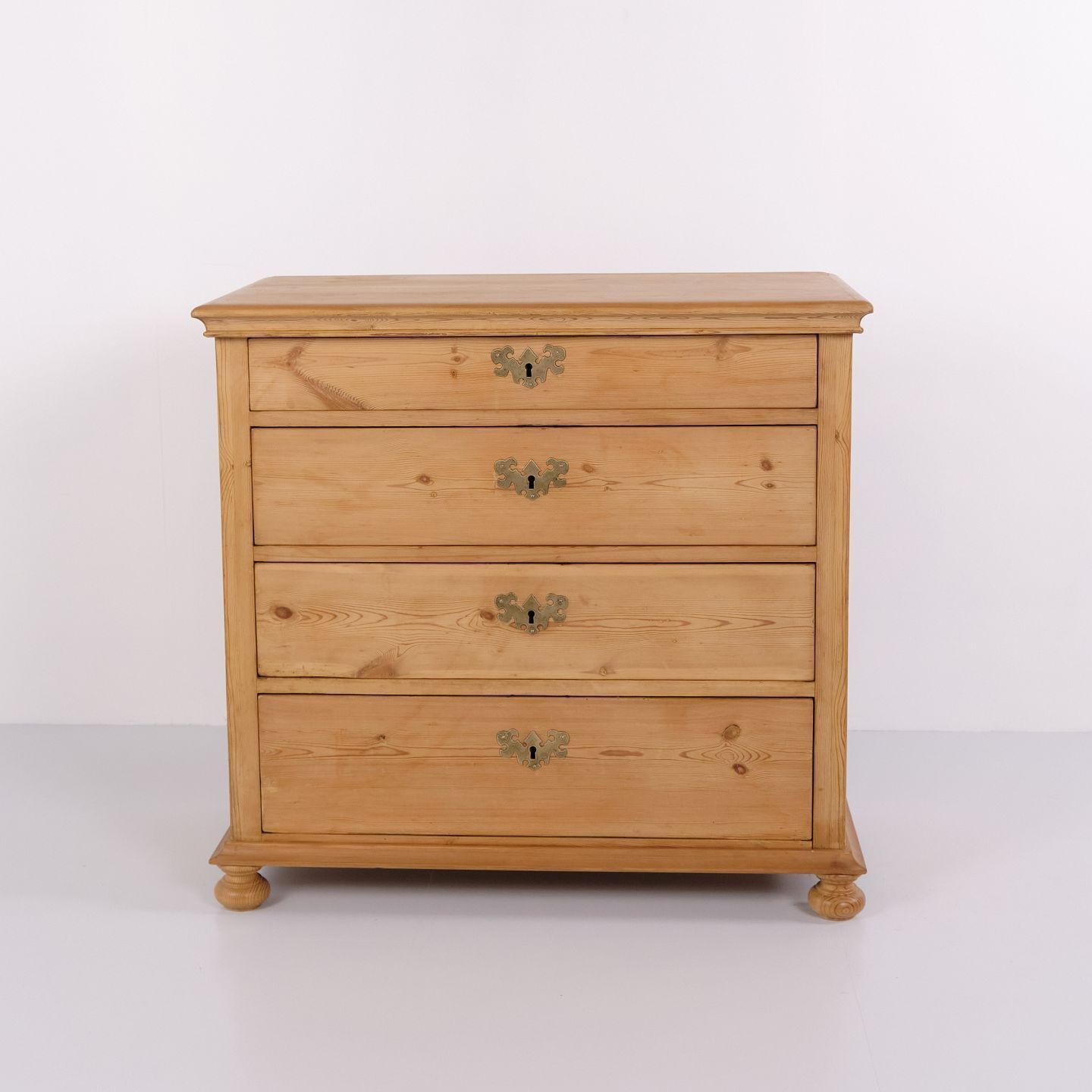 Chest Of Drawers In Solid Pine With 4 Drawers, 1920s