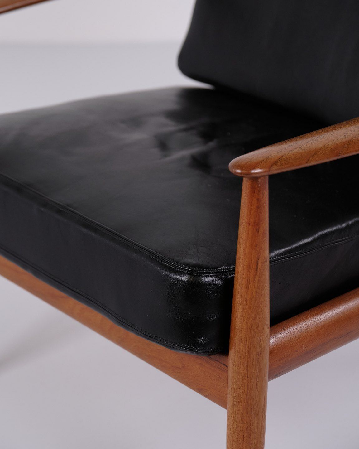 Model 118 Armchair By Grete Jalk For France & Søn In Teak And Black Leather From The 1960s photo Furniture