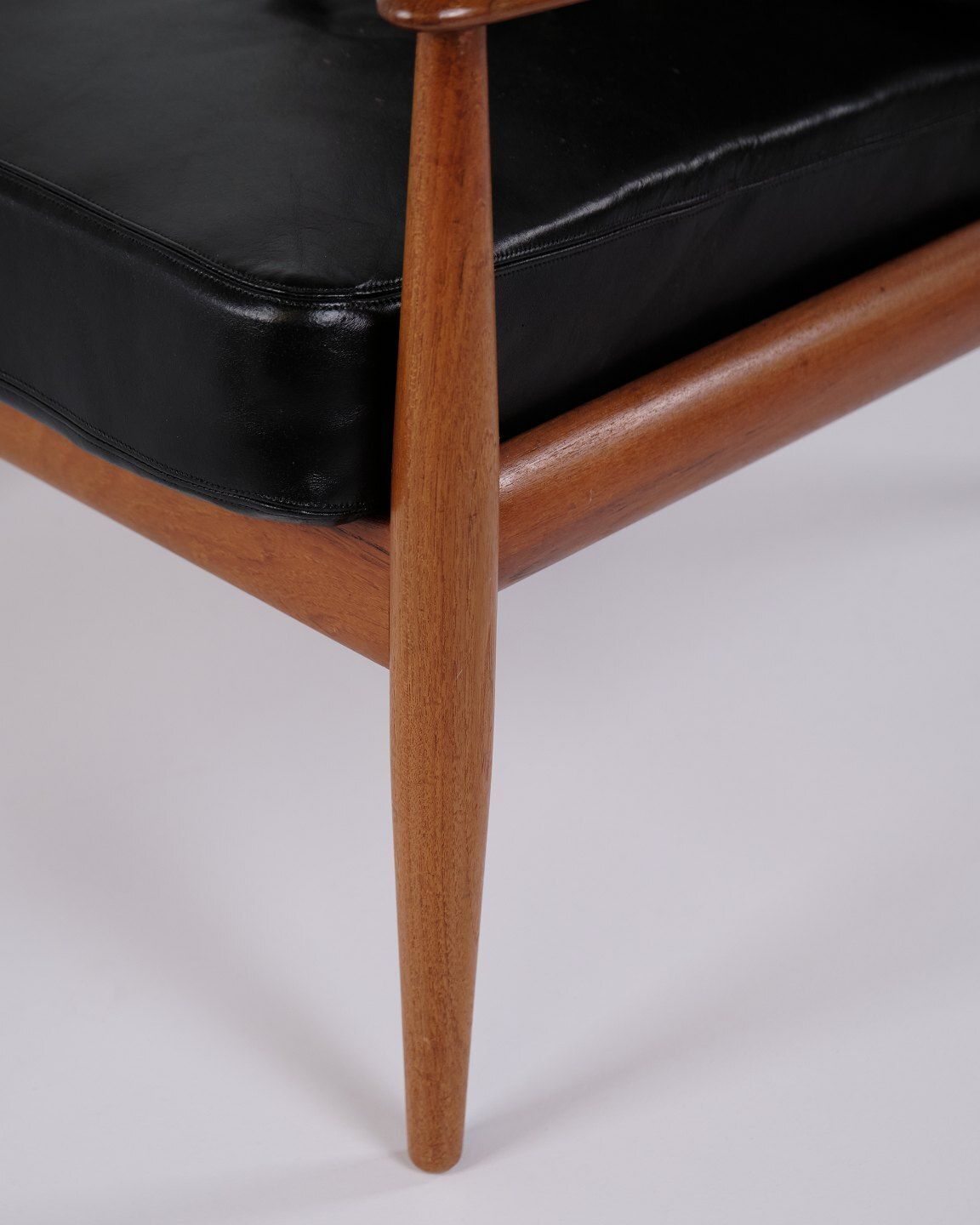 Model 118 Armchair By Grete Jalk For France & Søn In Teak And Black Leather From The 1960s photo buy