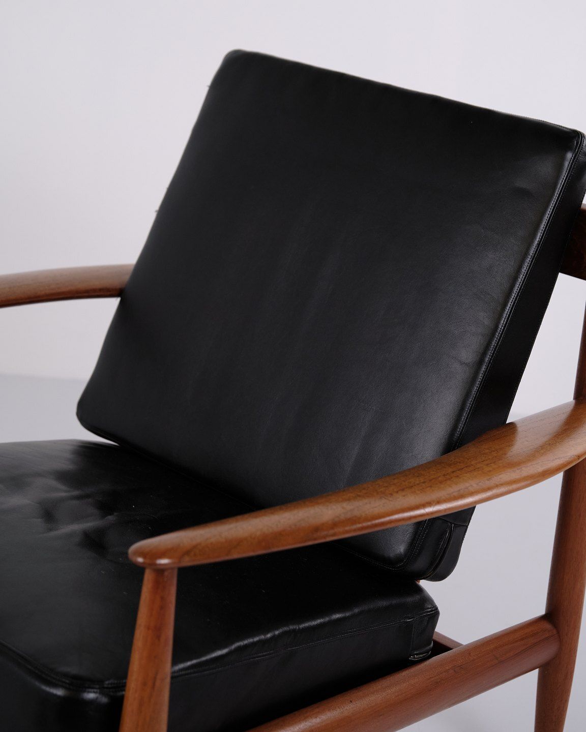 Model 118 Armchair By Grete Jalk For France & Søn In Teak And Black Leather From The 1960s photo vintage
