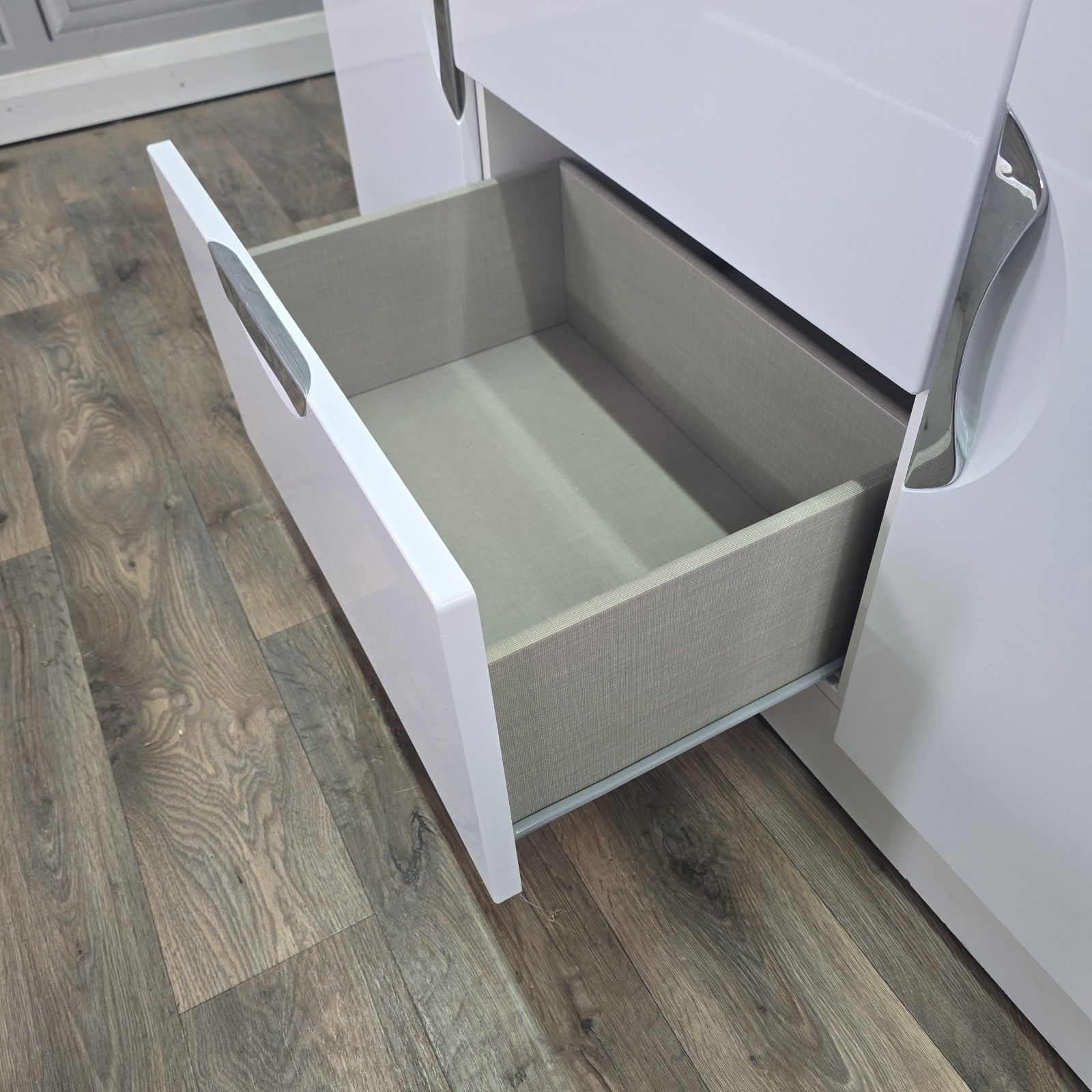 photo vintage Contemporary Gloss White Sideboard Cabinet Cupboard & Drawers Modern Storage