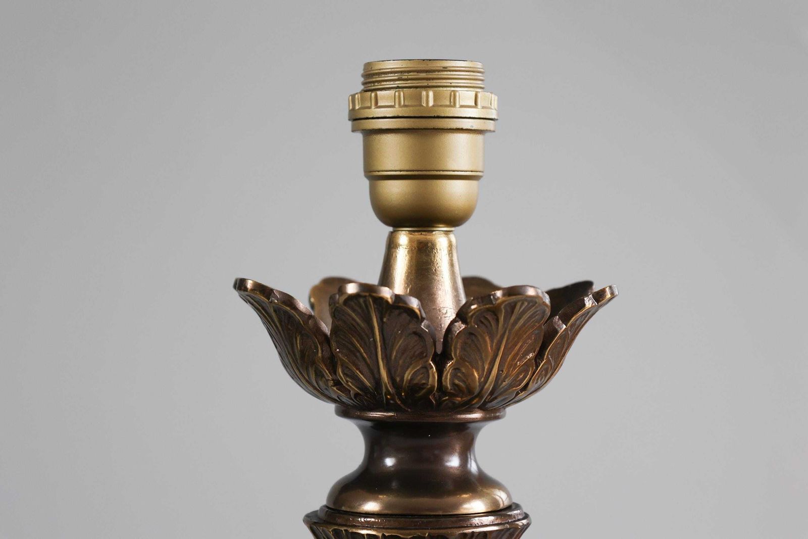 Set van twee Deknudt 'Pineapple' tafellampen, messing, jaren 1970–1980. photo vinterior