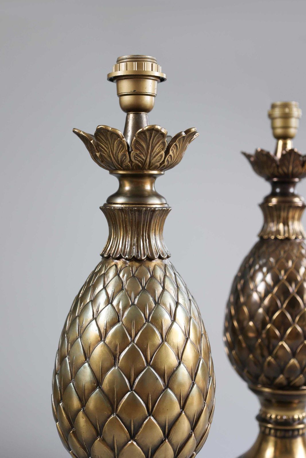 Set van twee Deknudt 'Pineapple' tafellampen, messing, jaren 1970–1980. photo vintage