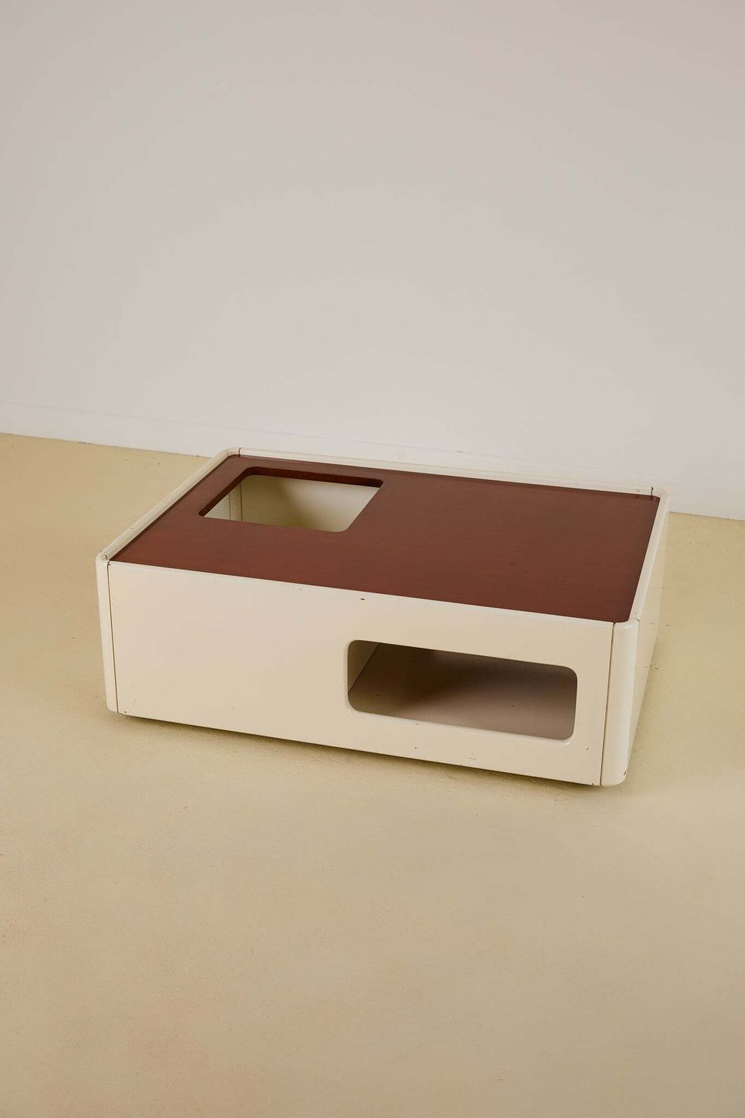photo furniture Space Age Coffee Table, 1970s