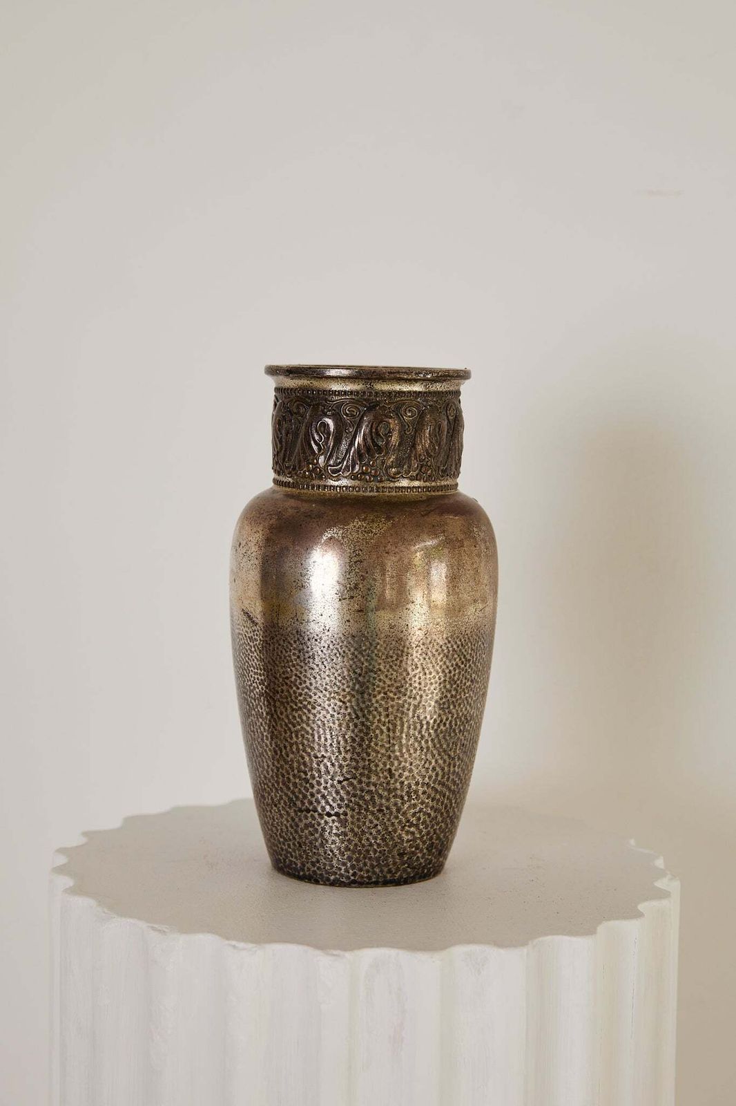 Art Deco Vase, 1920s photo furniture