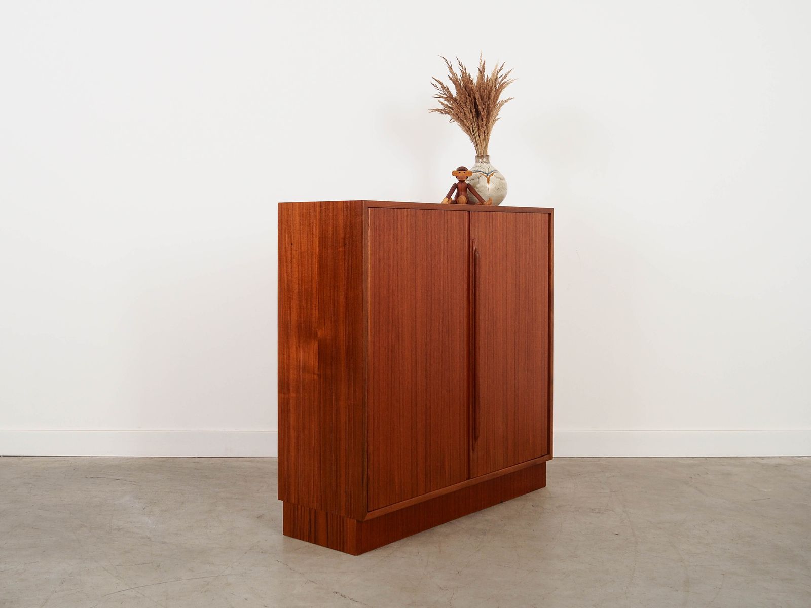 Teakhouten kast, Duits design, jaren 1970, geproduceerd door RT Möbel photo 729.0
