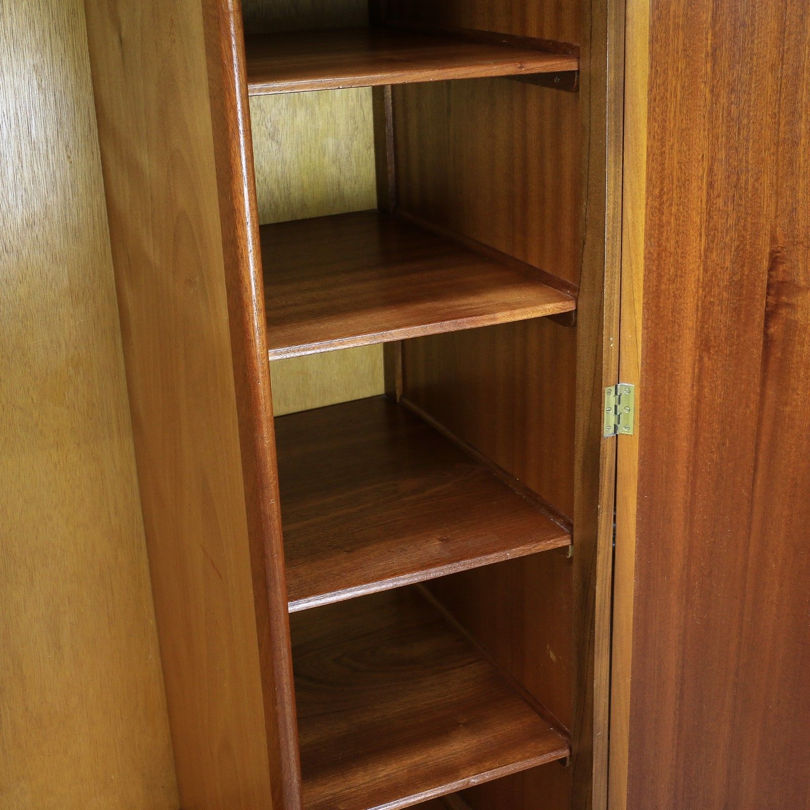 photo vintage Alfred Cox Double Wardrobe In Walnut 1950s With Splayed Legs