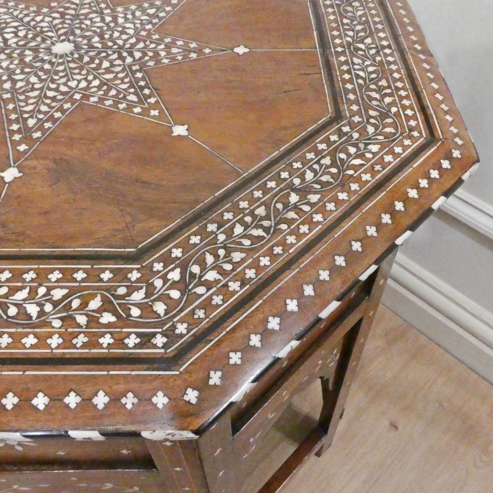 Late 19th Century Hoshiarpur Octagonal Table photo vinterior