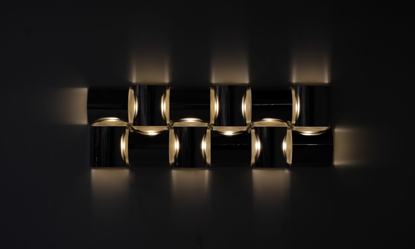 Wall Panel Light In Stainless Steel And Metal, Contemporary. photo furniture