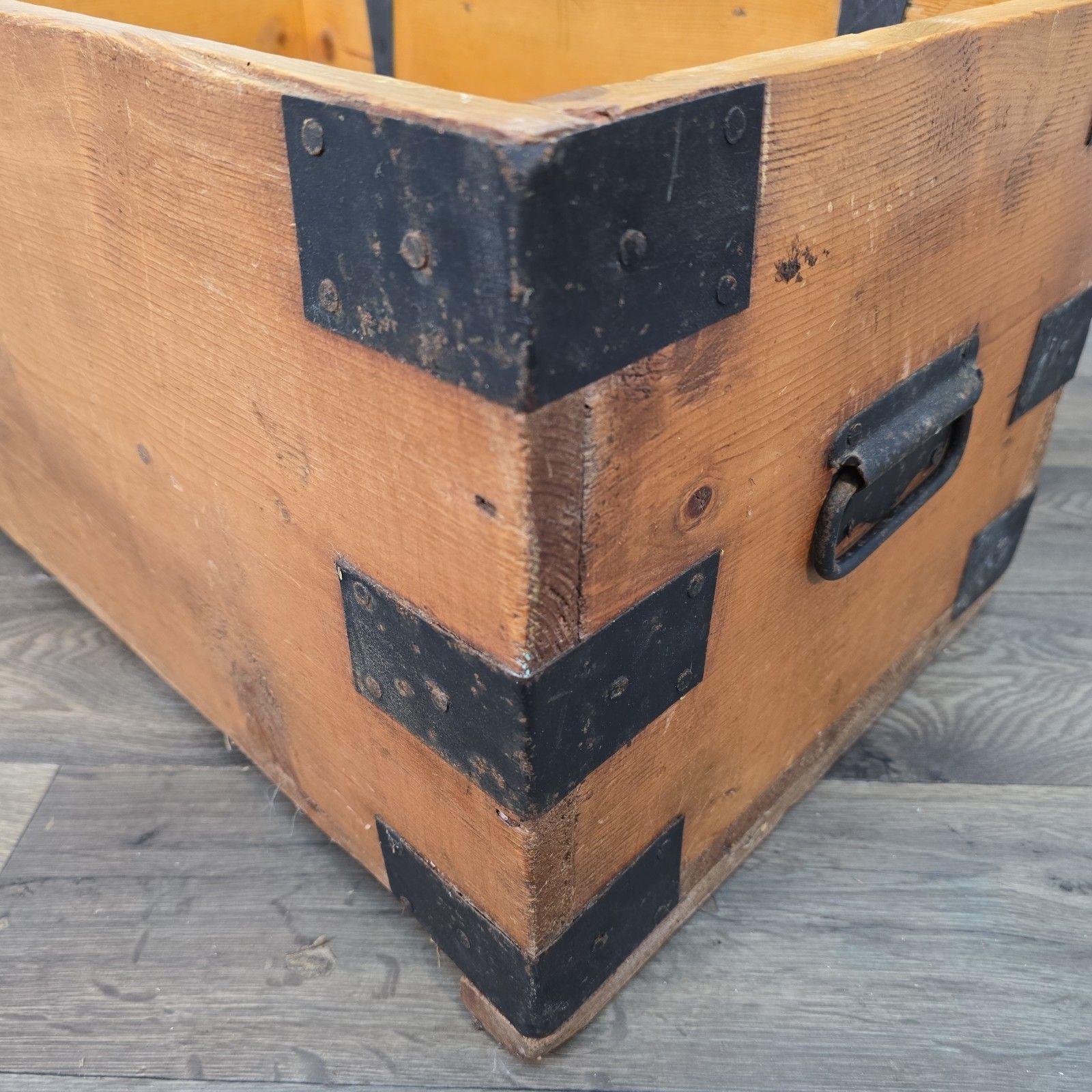 photo vinterior Antique Pine Blanket Chest Small Victorian Storage Trunk Wooden Tool Box Rustic