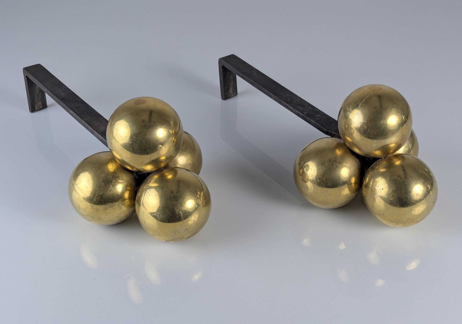 photo furniture Chenets en bronze et fer forgé, par Jacques Adnet, années 1930