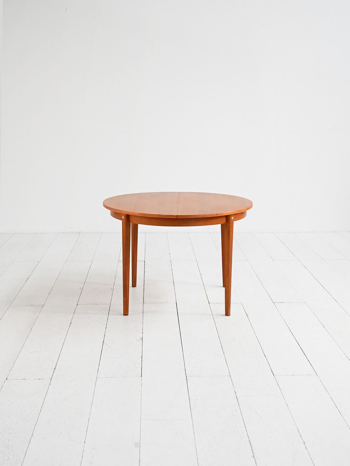 Scandinavische Ronde Uitschuifbare Teakhouten Tafel, Jaren 1960 photo furniture