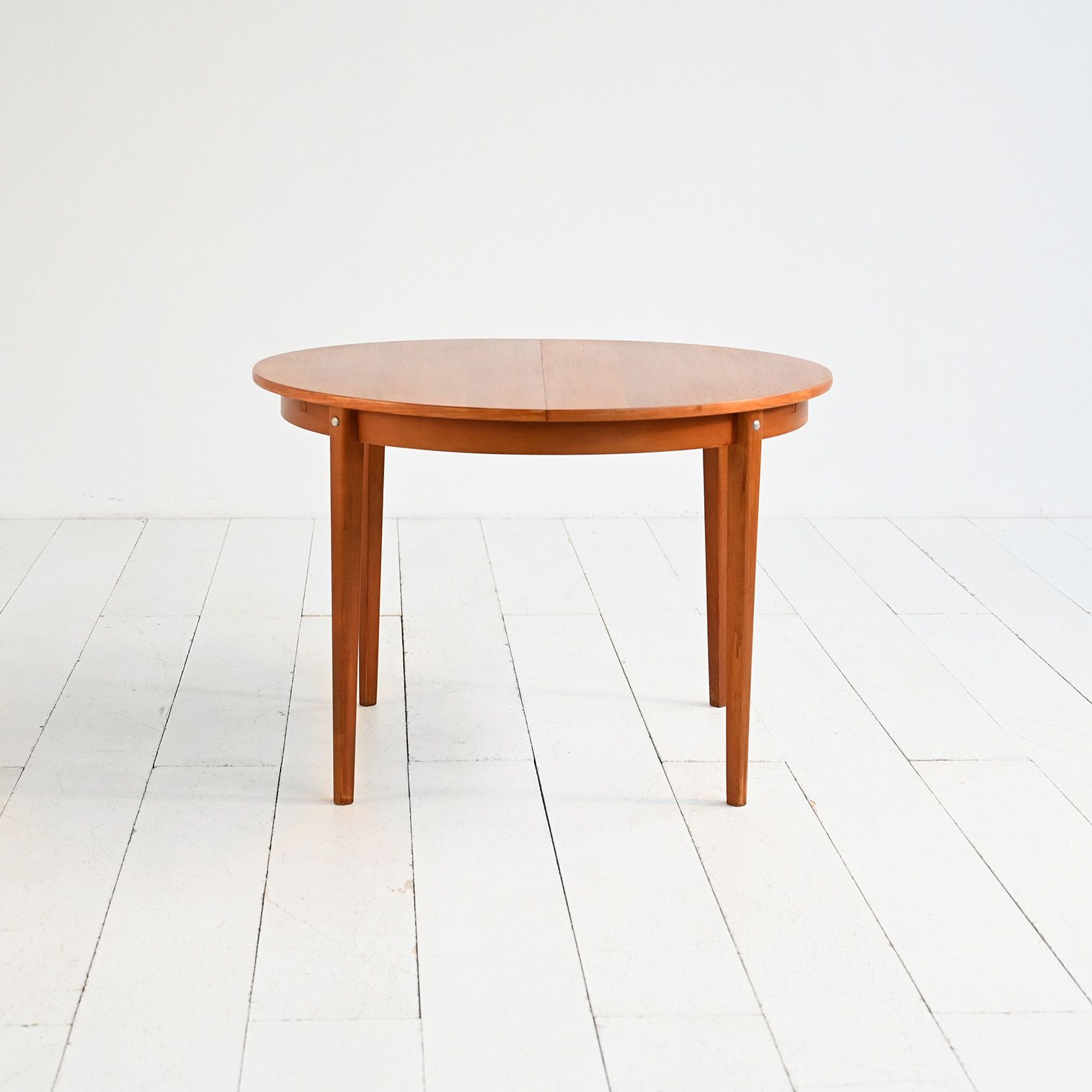 Scandinavische Ronde Uitschuifbare Teakhouten Tafel, Jaren 1960