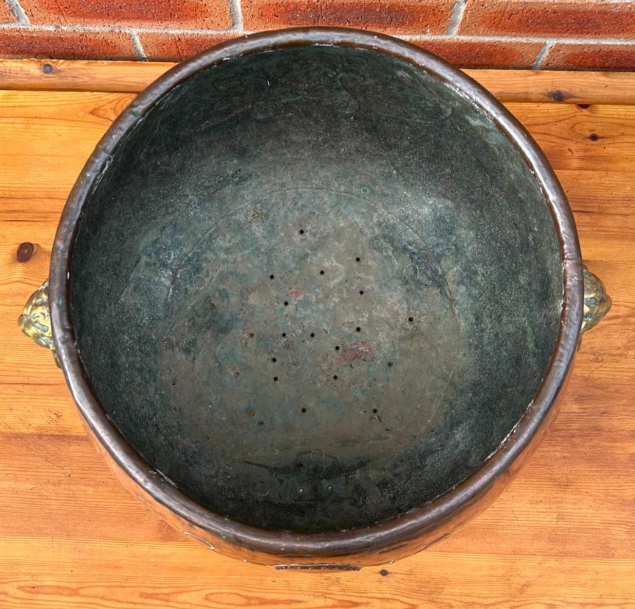 photo furniture Antique 19th Century Arts & Crafts Copper Lions Head & Paw Log Bucket Planter