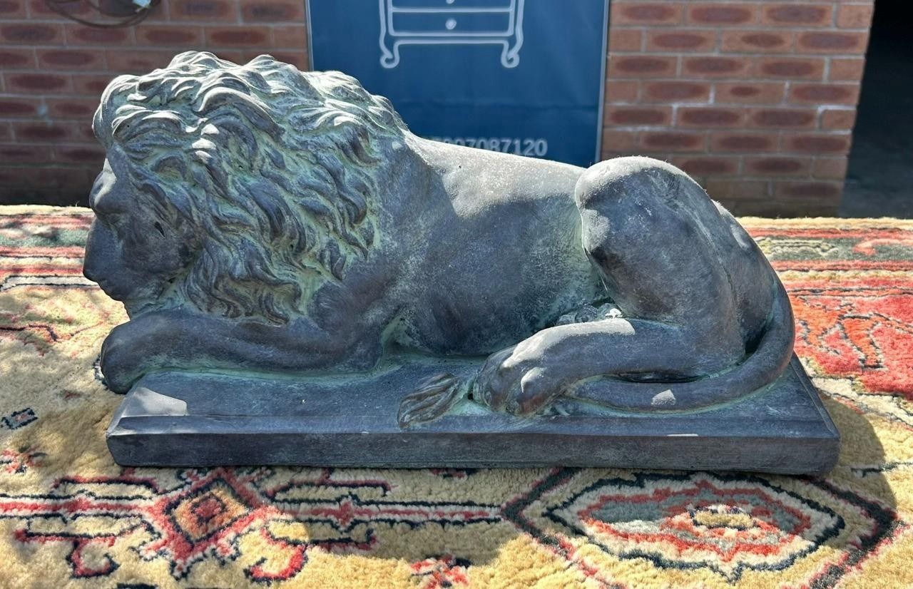 Antique Style Bronze Stone Lion Garden Interior Sculpture Or Pillar Cap photo furniture