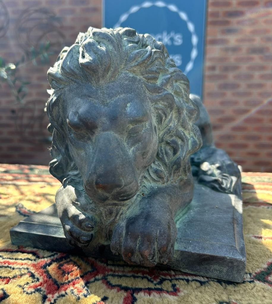 Antique Style Bronze Stone Lion Garden Interior Sculpture Or Pillar Cap photo buy