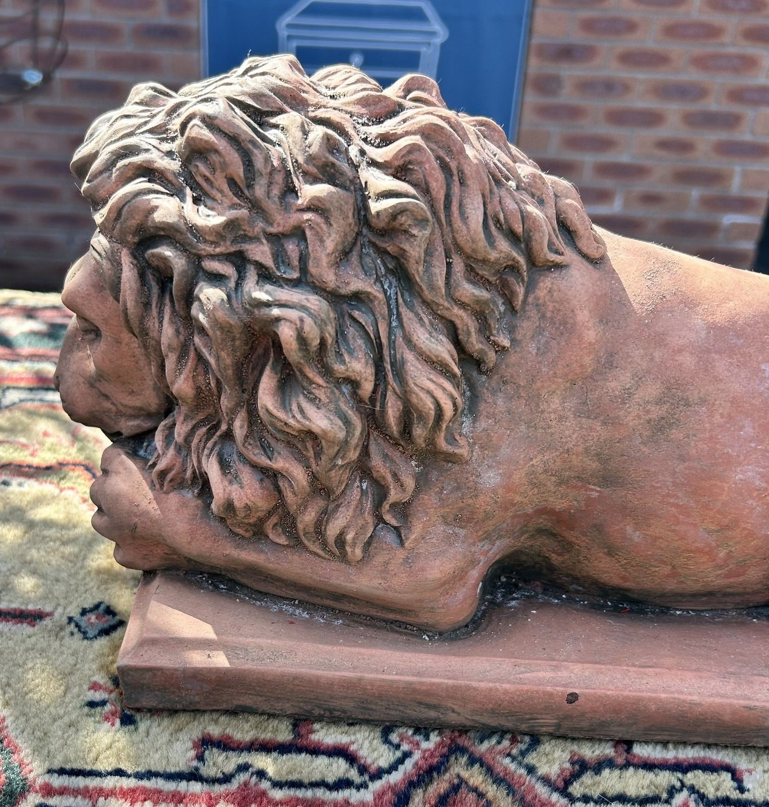 photo furniture Antique Style Terracotta Stone Lion Garden Interior Sculpture Or Pillar Cap