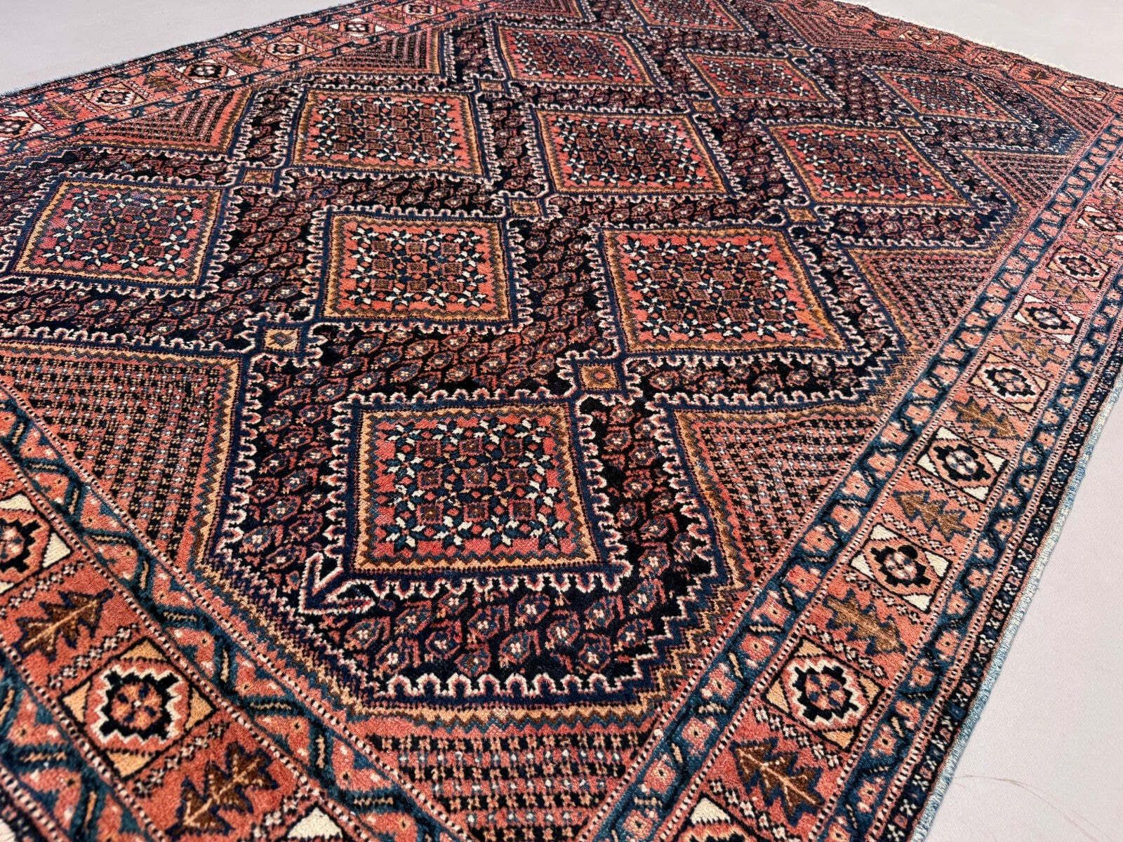 photo buy Vintage Kamseh Rug 147x203 Cm, Medium, Tribal Oriental Carpet 2542