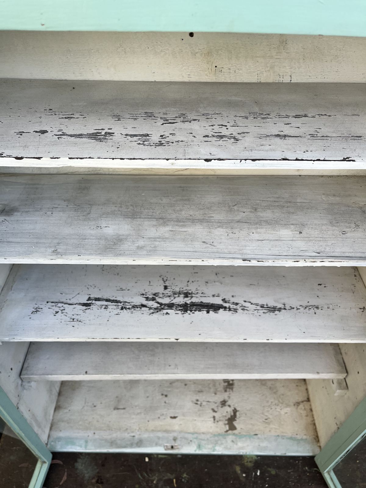 photo vintage Rustic Glazed Wall Cabinet In Pale Blue And White Paint