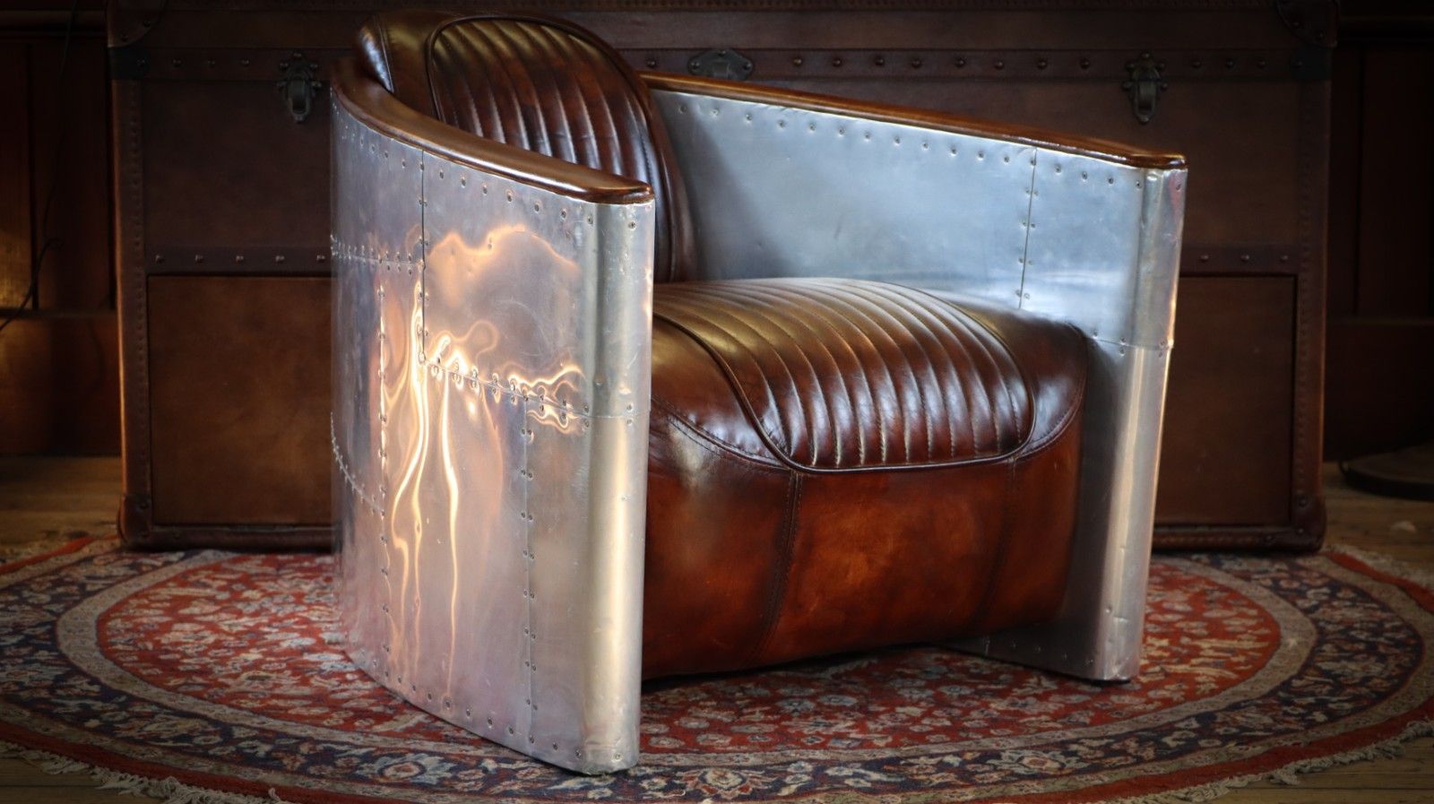 photo furniture Stunning Timothy Oulton Aviator Tomcat Club Armchair In Buck'dn Brok'n Leather🚚