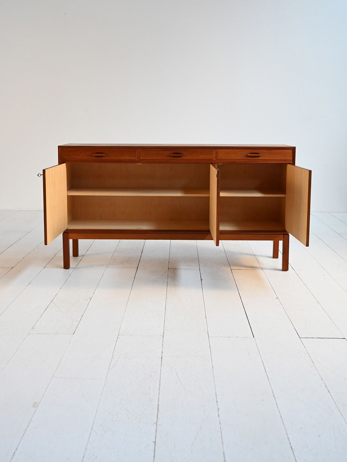 Scandinavisch teakhouten dressoir, jaren 1950–60 photo for sale