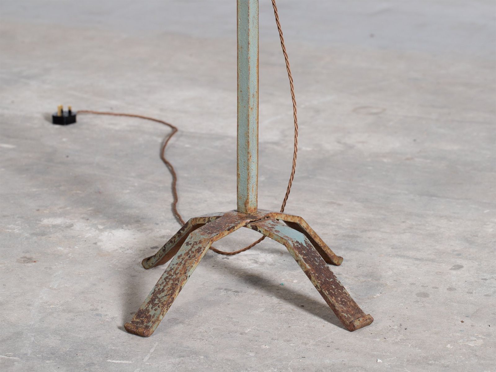 French Painted Iron Floor Lamp photo 380.0