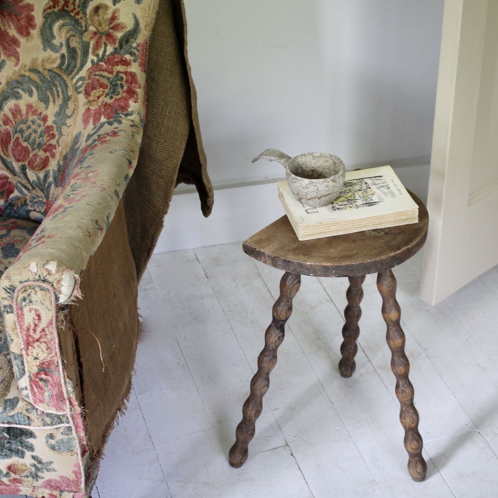 Antique French Demi Lune Bobbin Stool photo vinterior