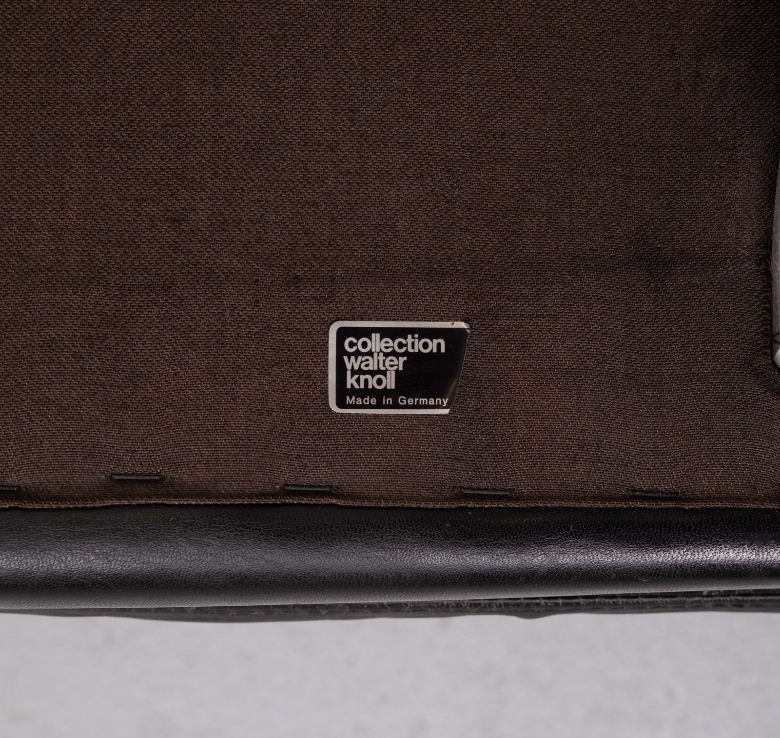 Zwarte leren voetenbank, Collection Walter Knoll, ca. jaren 1970, Duitsland photo buy