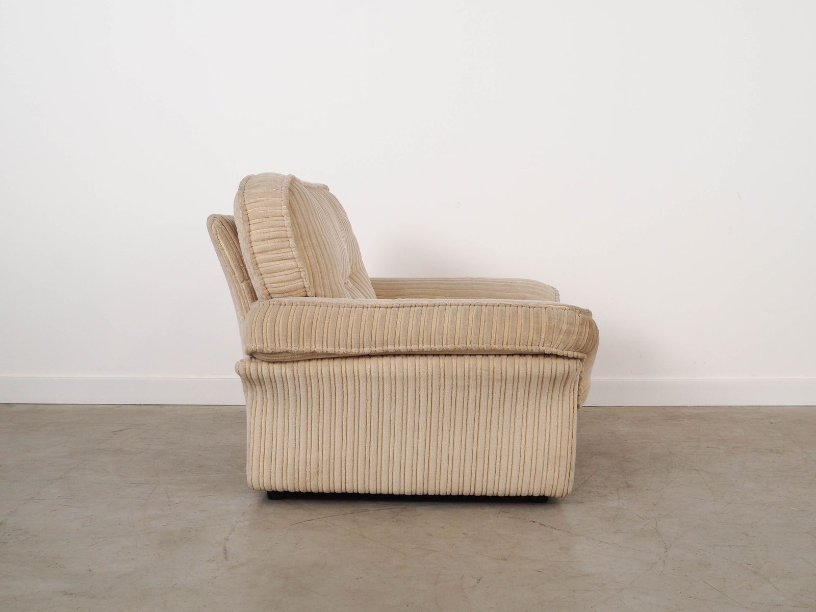 Crème fauteuil Soffio, Italiaans design, jaren 1970, geproduceerd door Doimo photo buy