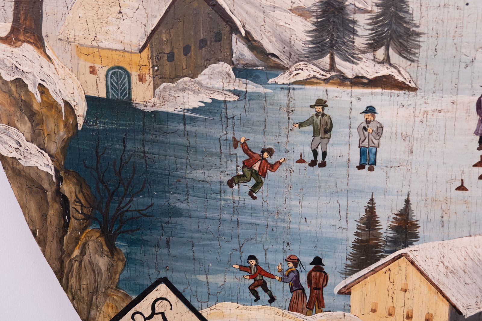 Rond Volkskunst Schilderij Met Handgeschilderd Winterlandschap – Duitsland photo furniture