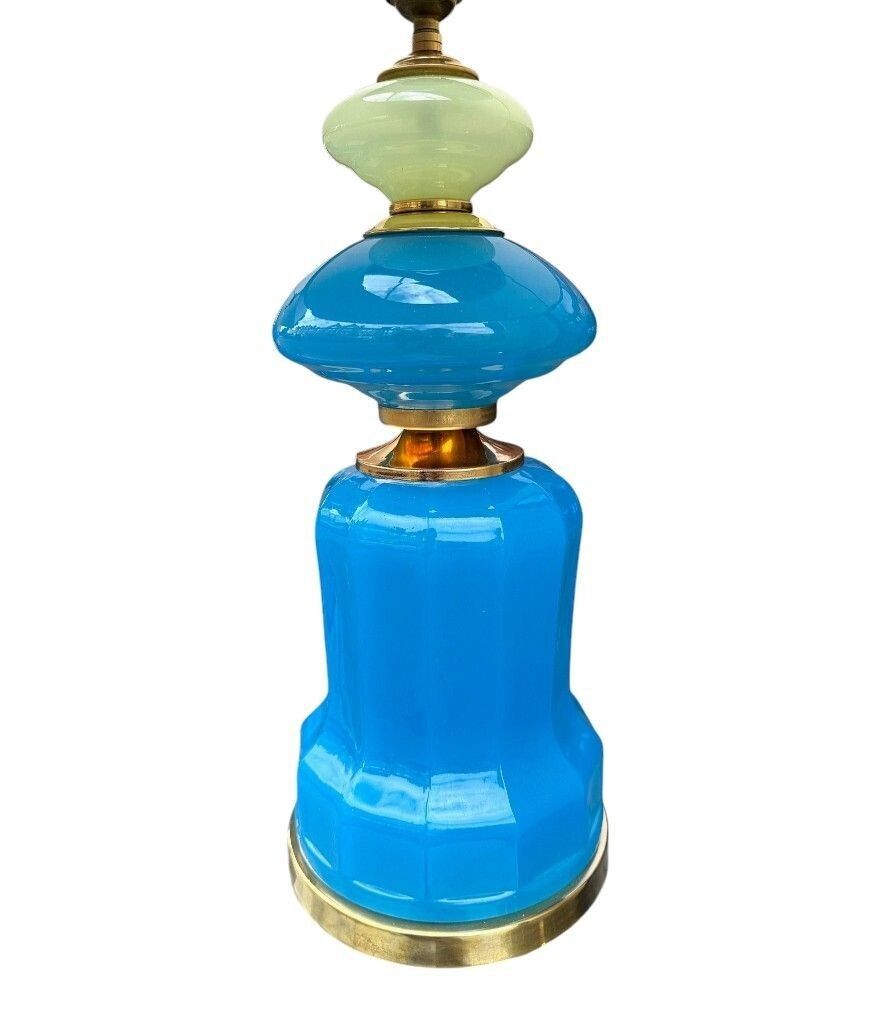 photo vintage A Pair Of Blue Murano Glass Opaline Lamps By Cenedese With Brass Base And Fittings