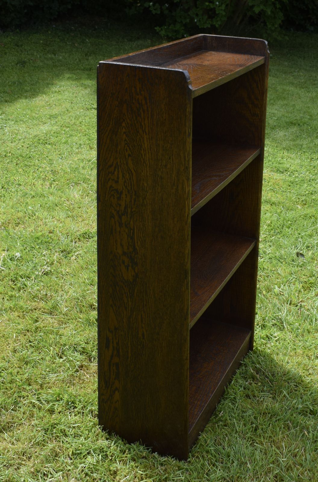 photo furniture Early 20th Century Oak Bookcase
