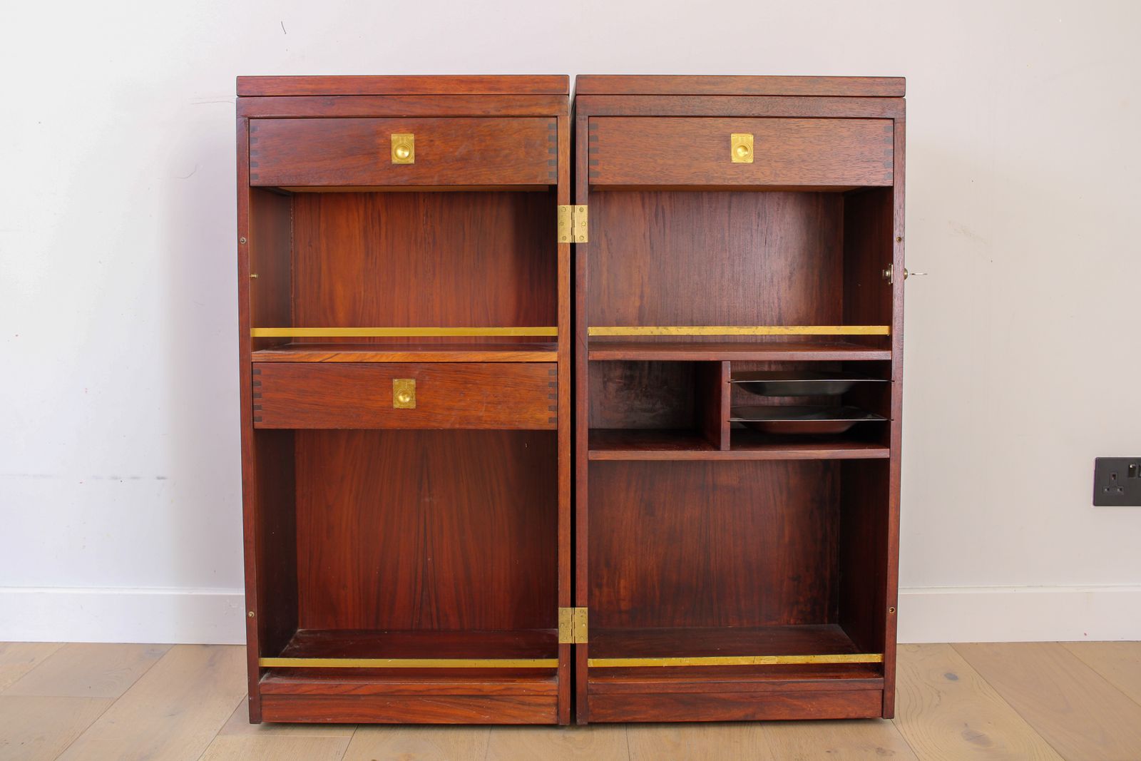 A Vintage Mid Century Drylund 7712 Captains Bar Crafted In Rosewood