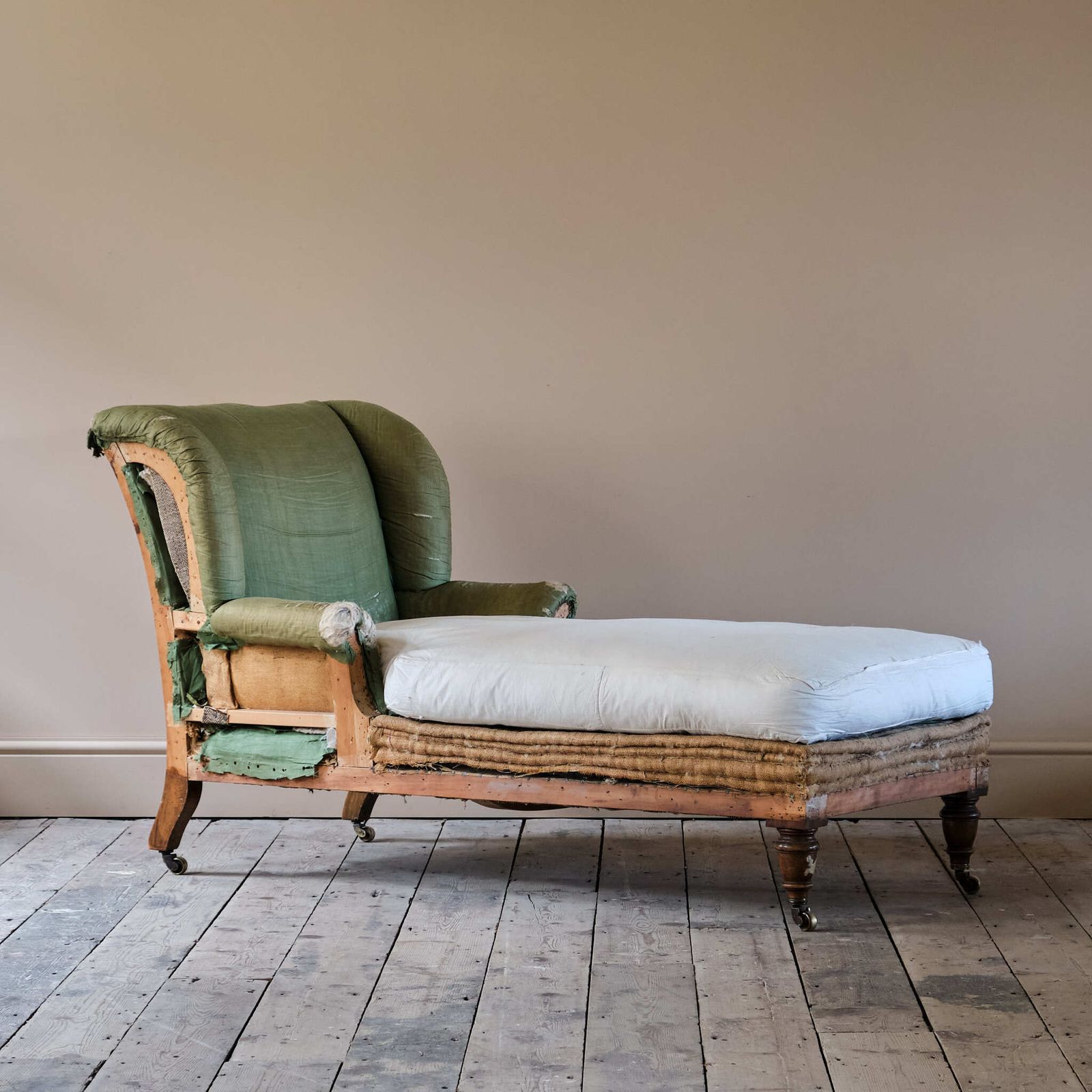 19th Century Howard Style Daybed photo furniture