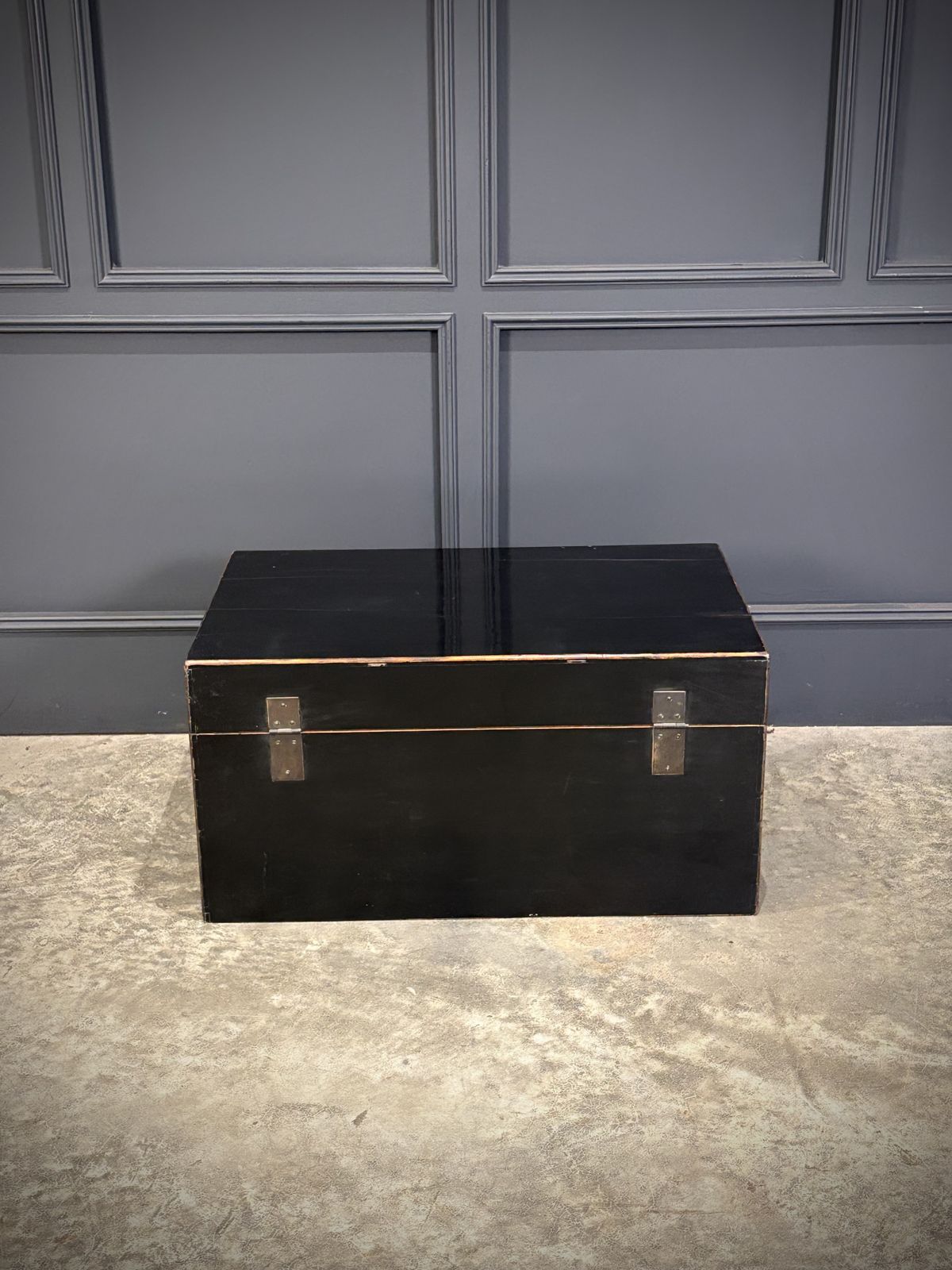 photo furniture Chinese Lacquered Trunk