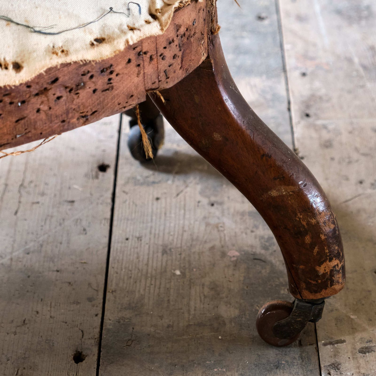 995.0 19th Century Tub Back Armchair photo