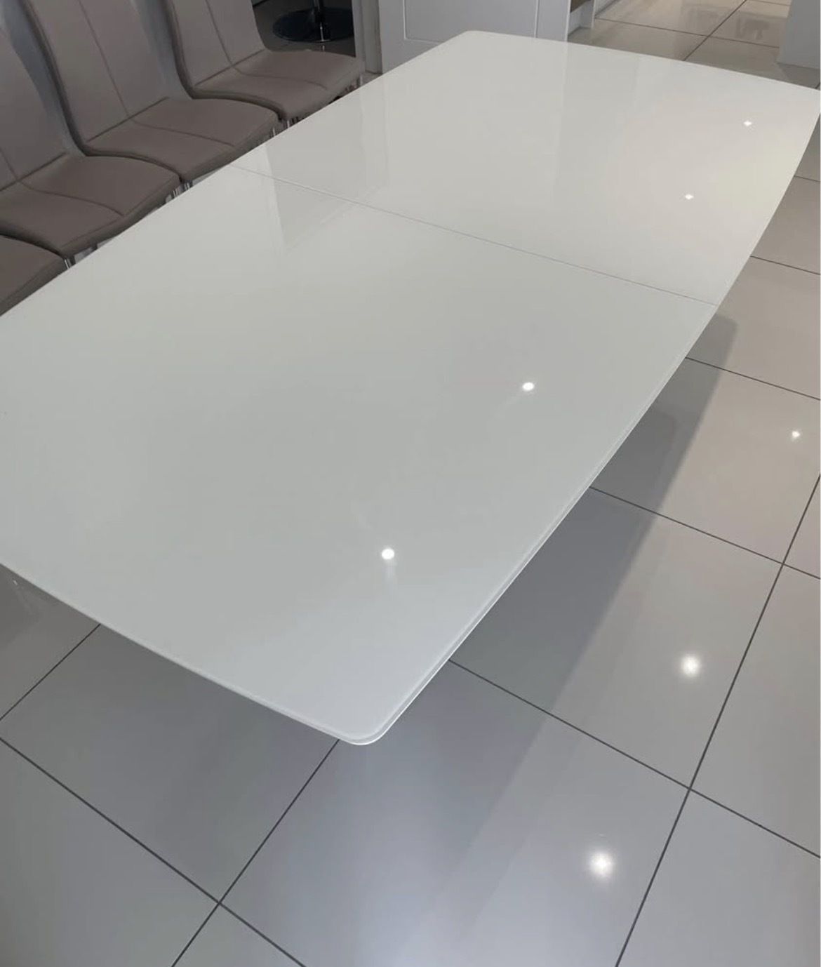 Bo Concept Milano Dining Table photo Furniture