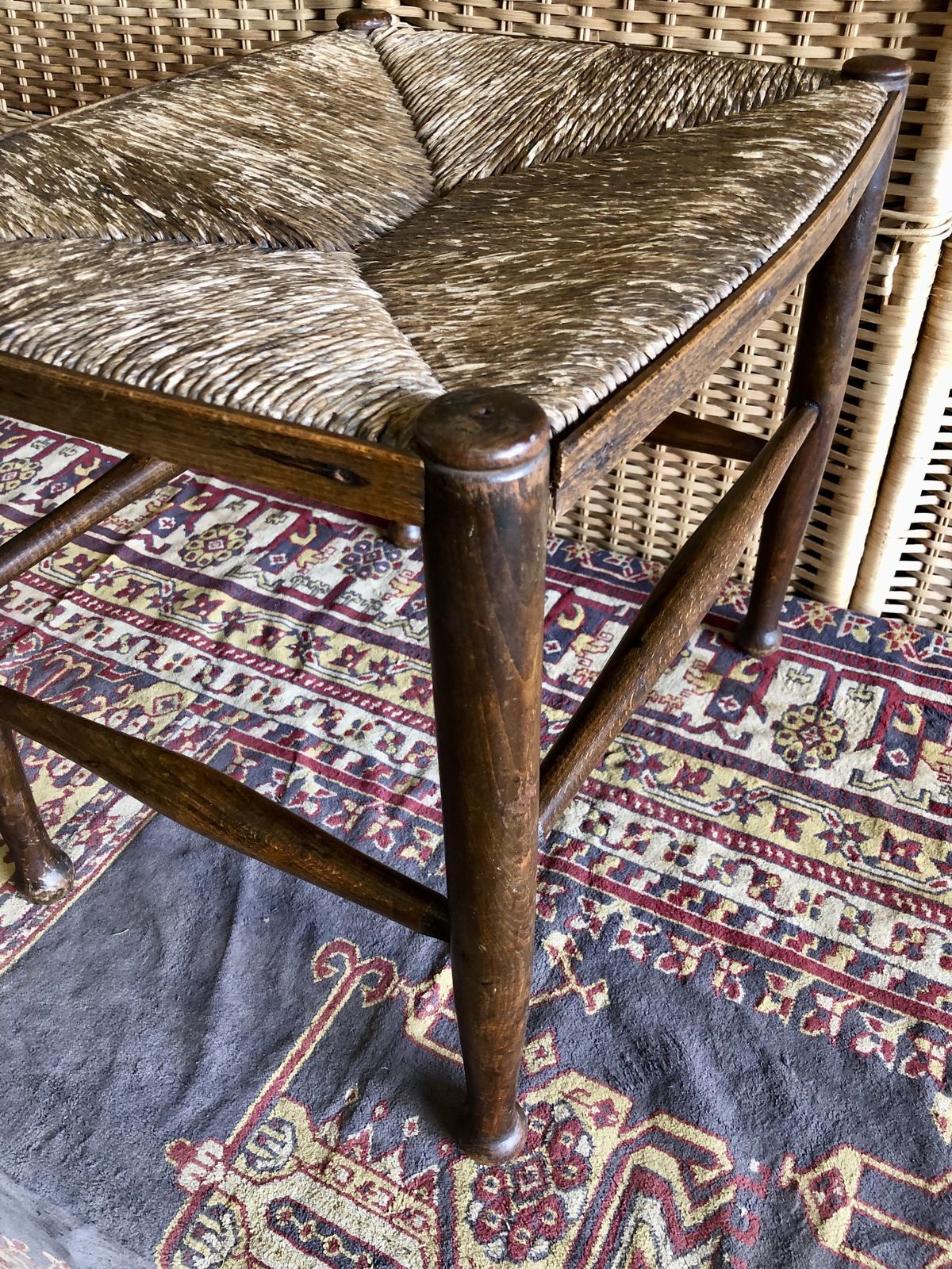 photo vinterior Antique Stool With Rush Seat