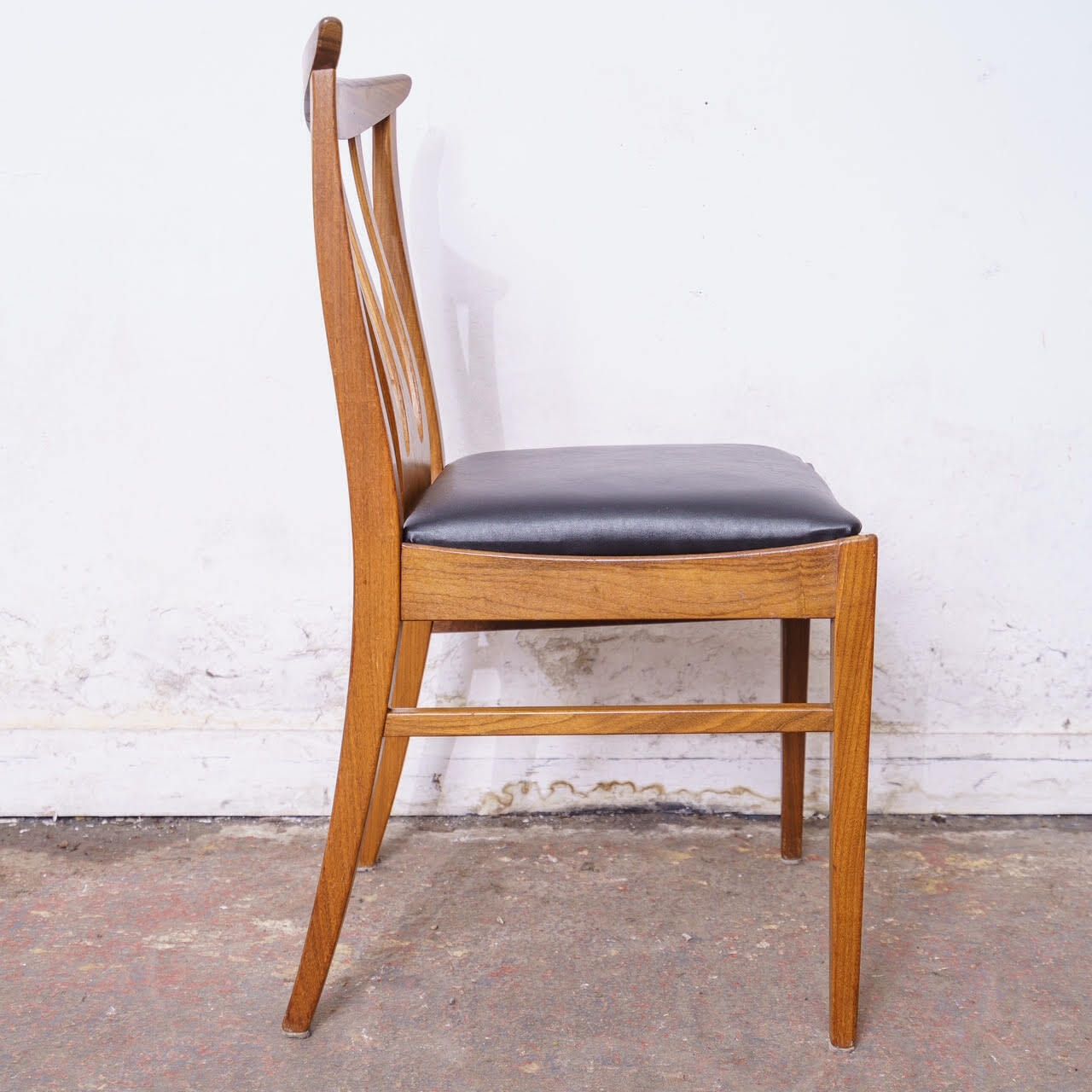 4 G Plan Mid Century Teak Brasilia Dining Chairs, Newly Upholstered photo vinterior