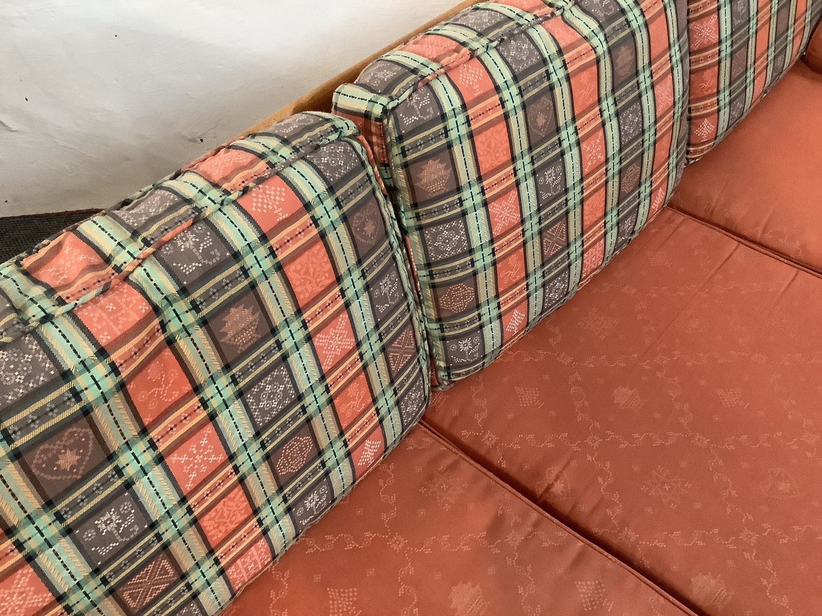Ercol Studio Couch. photo vintage