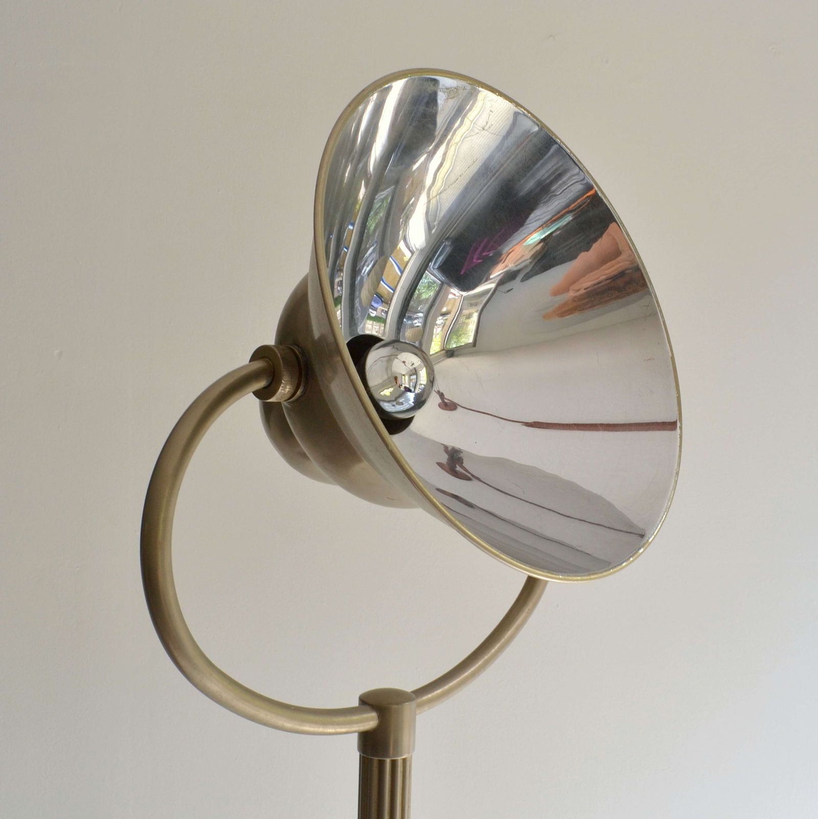 photo vinterior Art Deco Floor Lamp 1920's With Adjustable Shade In Nickel Attributed