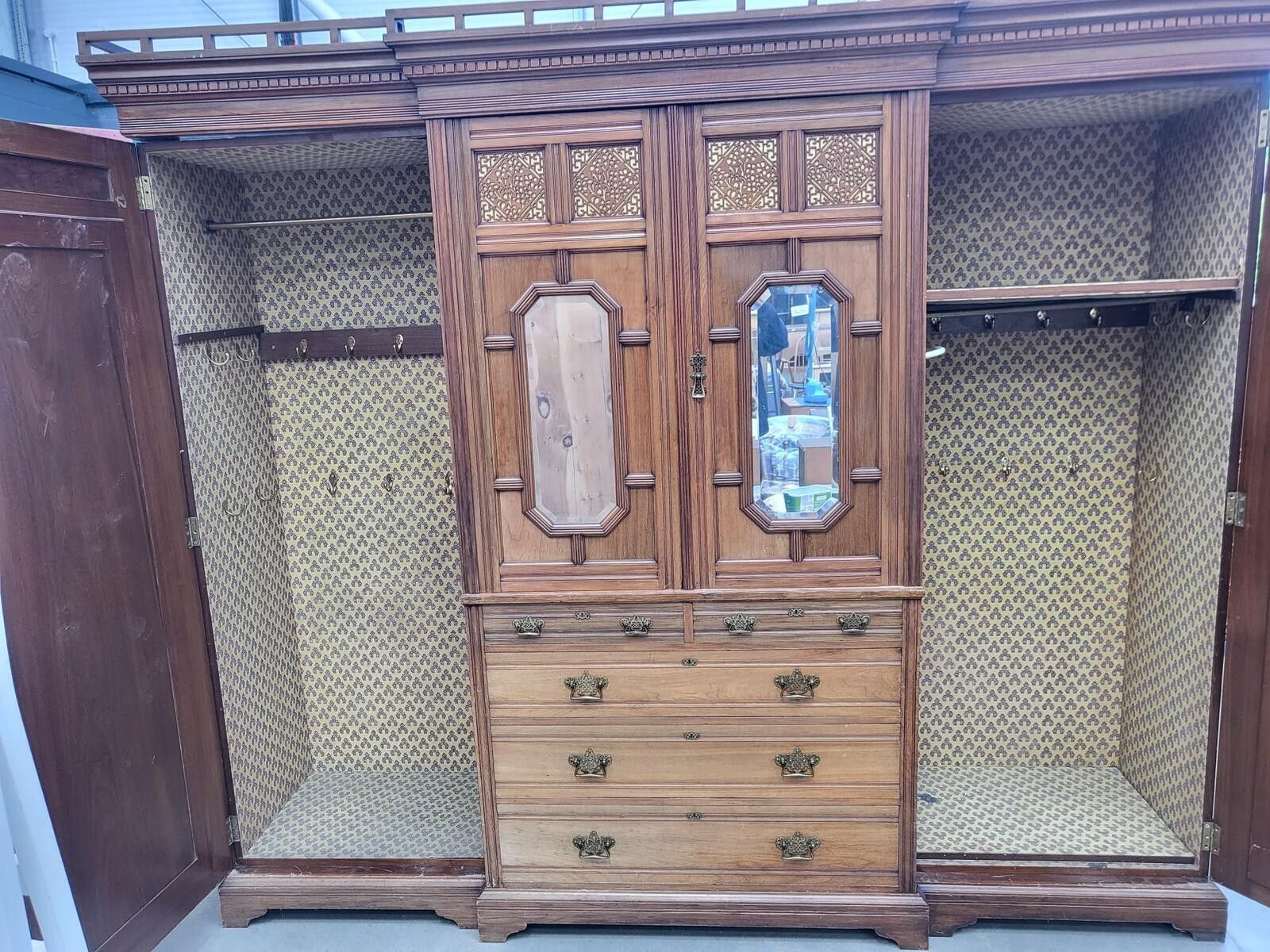 1500.0 Large Breakdown Antique Victorian Triple Compactum Wardrobe photo