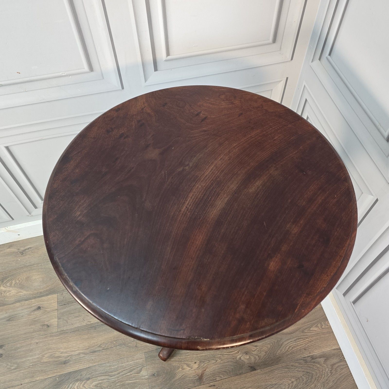 photo furniture Antique Tilt Top Table Wine Side Mahogany Occasional Tripod Turned Wood Table
