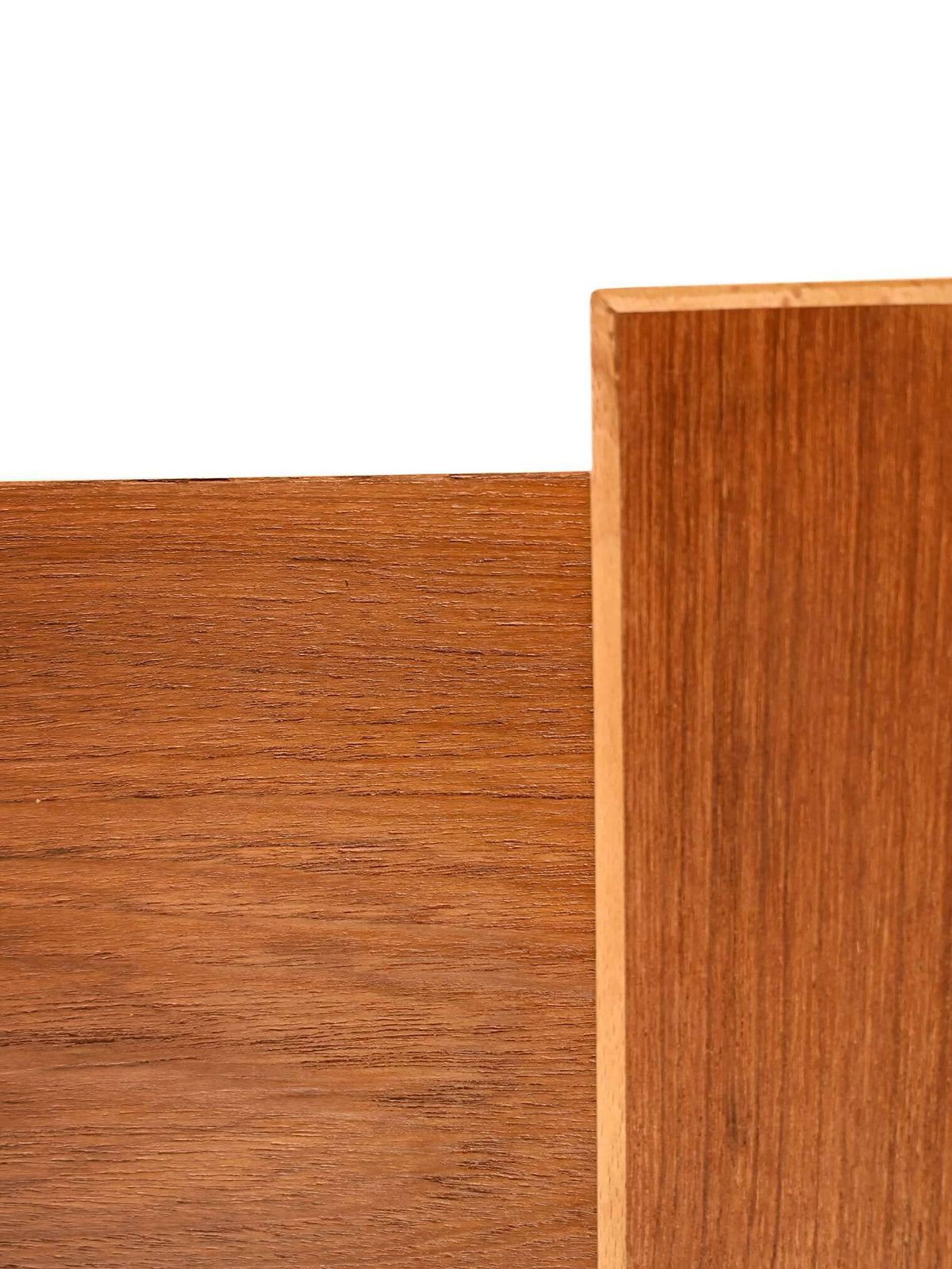photo furniture Scandinavisch teakhouten dressoir met uitschuifbaar blad, jaren 1960
