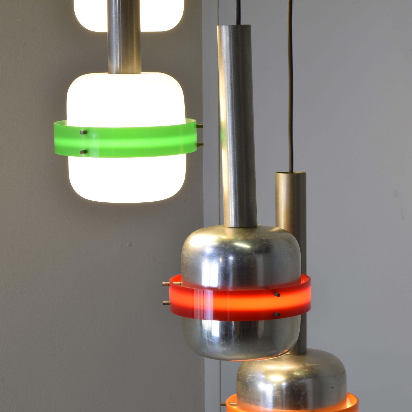photo furniture Stilnovo Style Pendant Light Five White Plexiglass Elements 1967